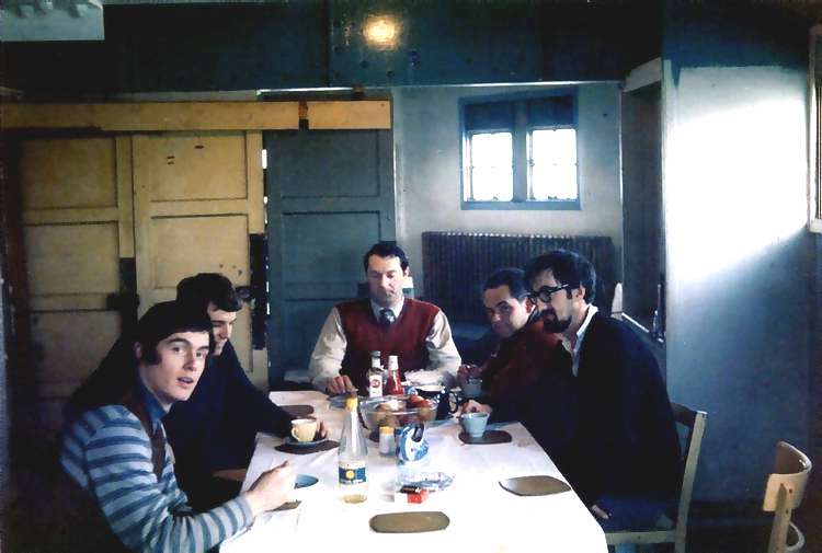 Meal time at the Red Sands Fort